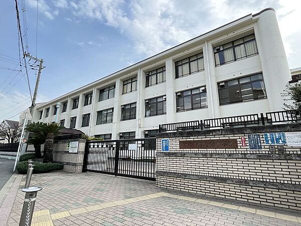 大阪市立鶴見南小学校 100m