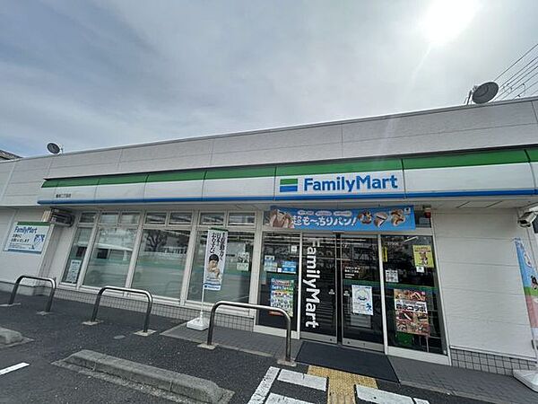 ファミリーマート鶴見二丁目店 190m