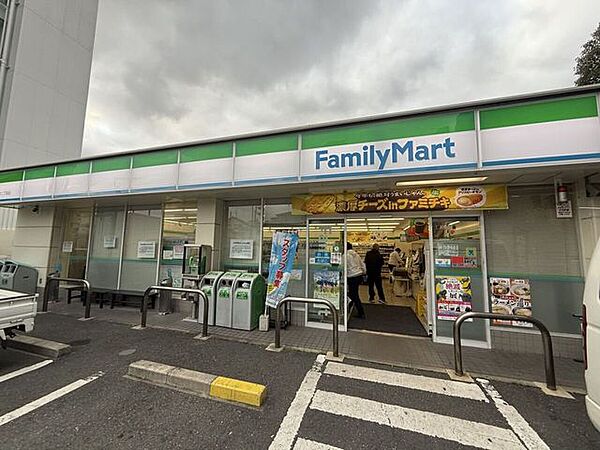 ファミリーマート清水二丁目店 430m