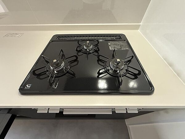 3口のガスコンロで同時並行でたくさんの料理を作ることが可能です。