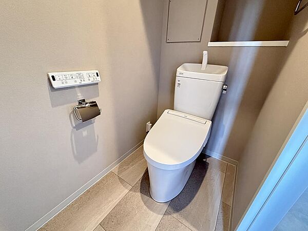 グレー系のトーンで落ち着いた雰囲気に。