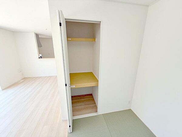 もちろんここにも収納あり！