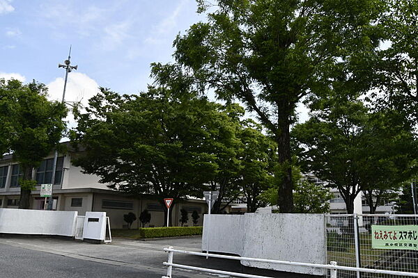 西尾中学校