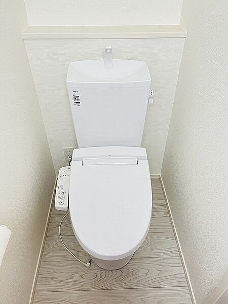 温水洗浄便座付きトイレ