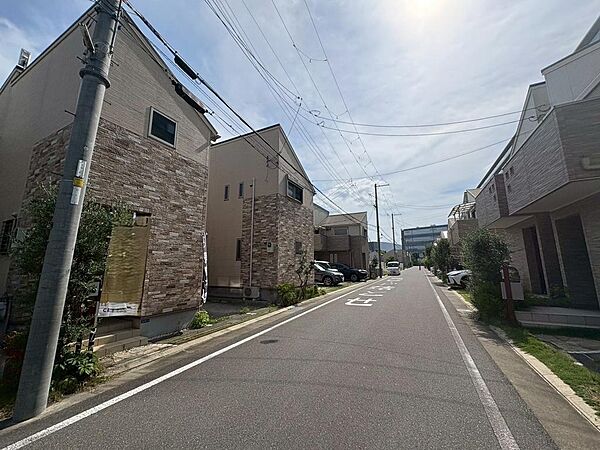 開発分譲地なので街並みが整然としております！