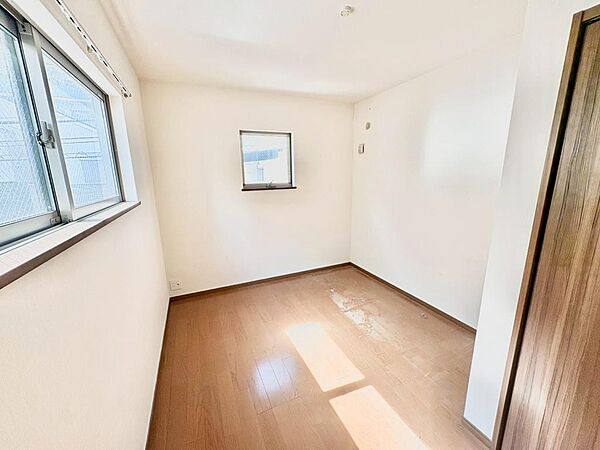 5.75帖の洋室です♪
