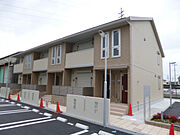 亀山駅より徒歩19分 1階 築13年8ヶ月の賃貸物件