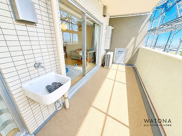 みなとみらいの花火を望める南向きの3LDK！新子安駅徒歩3分の立地も魅力！お引渡しまでに弊社費用負担でのクリーニングをサービス致します！屋上からもみなとみらいの花火を望めます！屋上ドッグラン付♪
