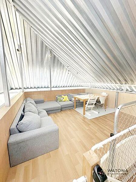 建築当初、ニューヨークタイムズの表紙を飾った邸宅！駅徒歩5分の3LDK＋Powderroom＋P♪南側に隣地通路があり、解放感があり陽当り良好！