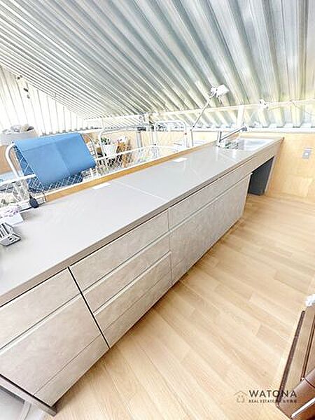 建築当初、ニューヨークタイムズの表紙を飾った邸宅！駅徒歩5分の3LDK＋Powderroom＋P♪南側に隣地通路があり、解放感があり陽当り良好！