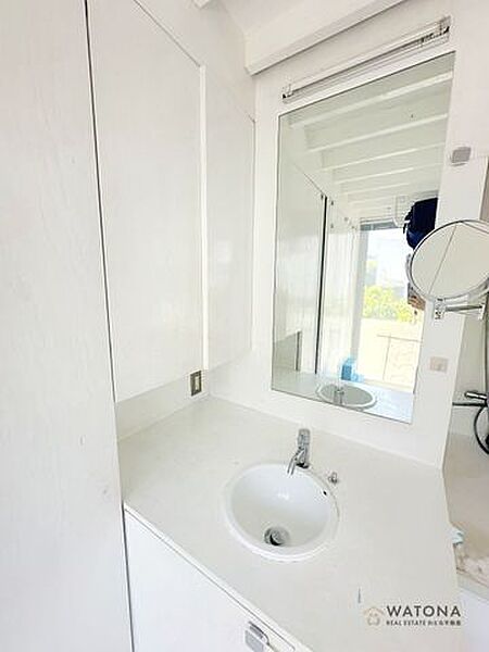 建築当初、ニューヨークタイムズの表紙を飾った邸宅！駅徒歩5分の3LDK＋Powderroom＋P♪南側に隣地通路があり、解放感があり陽当り良好！