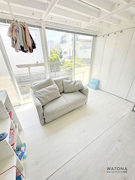 建築当初、ニューヨークタイムズの表紙を飾った邸宅！駅徒歩5分の3LDK＋Powderroom＋P♪南側に隣地通路があり、解放感があり陽当り良好！