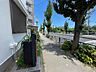 外観：街に溶け合う美しい景観と、採光や風通しを考えて設計された間取り。近隣の視線を考え調整した窓位置など、外観だけでなく、住まうご家族の心地よさを最優先しました。