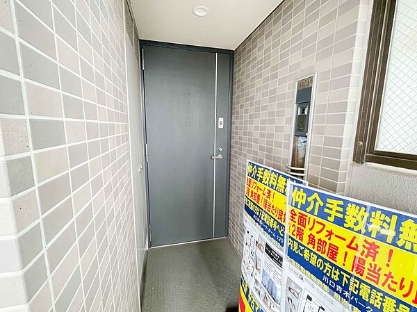 ポーチ付き玄関
