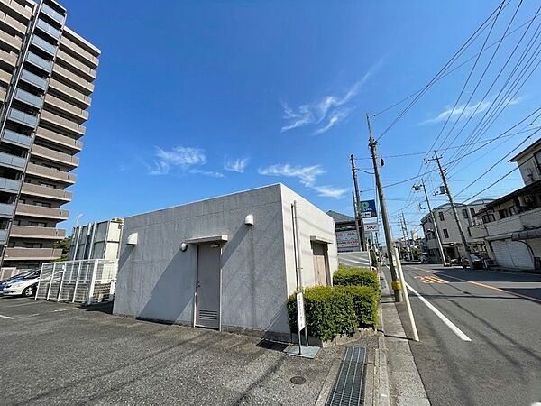 居住者の帰り、訪れる方を優しく迎える・安らぎに満ちた生活空間を予感させる。健やかな暮らしを楽しめそう。
