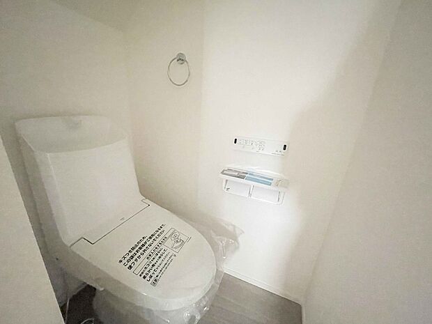 シャワートイレは、ちょっとした小物で心地よい空間造りをしてみて下さい。