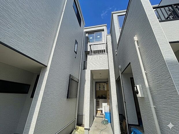 陽当りや通風性など各所に施された工夫で住みやすさを実現。部屋の大きさや周辺環境・街並など、資料には掲載していない情報が現地にはたくさんございます。是非ご確認下さい。