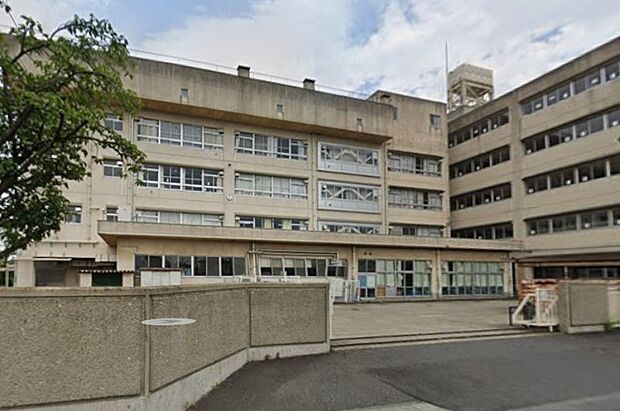 周辺環境-中学校(200m)草加市立青柳中学校