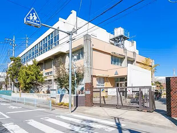 周辺環境-小学校(900m)芝西小学校