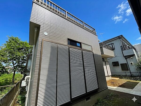 開放的な立地、隣地との空間周辺建物も綺麗で住みやすい