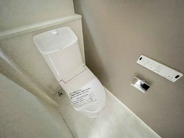 壁リモコンの場合、洗浄位置や水量の強弱など、シャワートイレをお好みの使い心地に設定できます。毎日使うトイレだから、使い勝手の良い機能があるとうれしいですね。