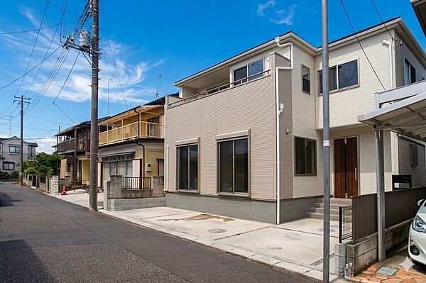 家づくりへの想いが設計に表れています。住み心地のために工夫された造り辺環境には便利な設備が点在し、毎日の暮らしを快適にしてくれる邸宅です。