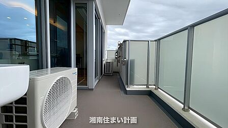 LDKに面したバルコニーは洗濯物を干すだけでなく、光と風を取り込み明るい室内を演出してくれます♪