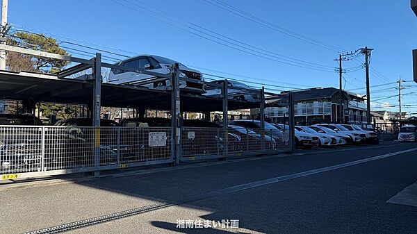 平置駐車場：月額12,000円・機械式駐車場：月額7,000円～9,000円（空き状況については随時ご確認ください）