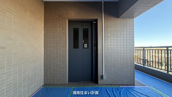 お買い物帰りの重たい荷物、お子様からシニアの方まで、スムーズに移動できるエレベーターを完備。