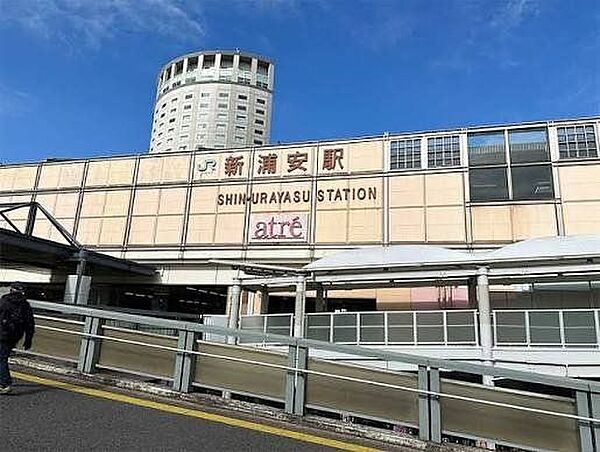 新浦安駅(JR東日本 京葉線) 徒歩21分。JR京葉線「新浦安」駅が利用可能。都心方面へのアクセスも良好で、通勤・通学はもちろん、お出かけやレジャーにも便利な交通利便性が魅力です。 1680m