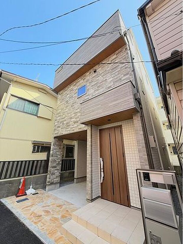 京成本線「京成船橋」歩11分、JR総武線「船橋」歩12分と2沿線以上利用可能なので目的地に合わせて駅の選択が可能です!通学や通勤に便利な立地です。