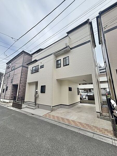 繁華街のようなにぎやかさがないため、車の音や話し声が少なく、静かな生活を望む方には最適な場所でしょう。近所に同じ年頃の子どもがいれば、お子さまのことで気軽に相談できますね！
