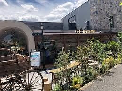 ドトール珈琲農園江戸川店 落ち着いた雰囲気の店内で、こだわりのコーヒーや軽食、スイーツなどを楽しめるカフェ。ゆっくり過ごしたいときの休憩や、食事を楽しみたいときにも利用しやすいお店です。 490m