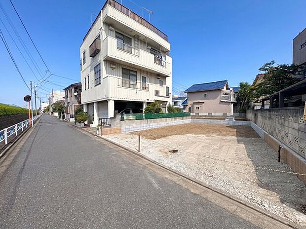 全面道路含む外観