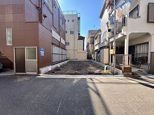 雨の日に嬉しい浴室乾燥機や食器洗乾燥機が標準装備で家事効率アップです!温水洗浄便座やモニター付きインターホンなど暮らしに嬉しい設備が充実しています。