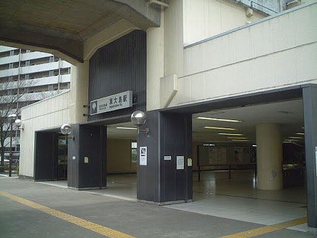 東大島駅(東京都交通局 10号新宿線) 徒歩16分。旧中川の川の上にホームが作られた全国でも珍しい橋上駅で、「関東の駅百選」にも選ばれています。 1220m