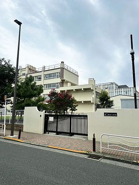 江東区立第二砂町小学校 徒歩1分。 60m