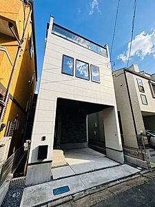 外観:明るく風通しの良い立地特性を活かしたモダンな建物フォルム。機能的な居住空間を包み込むしっかりとした構造が、将来にわたって安心の暮らしを力強く支えます。 外観:明るく風通しの良い立地特性を活かしたモダンな建物フォルム。機能的な居住空間を包み込むしっかりとした構造が、将来にわたって安心の暮らしを力強く支えます。