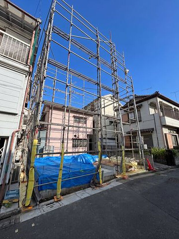 リビング階段なので家族が顔を合わせることが多くなり、家族のコミュニケーションが深まります。子供が自室に行く前にLDKを通ることになるので安心です。