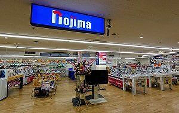 ノジマ市川駅前店 家電はもちろん、生活用品やパソコン関連商品なども幅広く取り揃えた大型店舗。暮らしを支える身近なショッピングスポットです。 4750m
