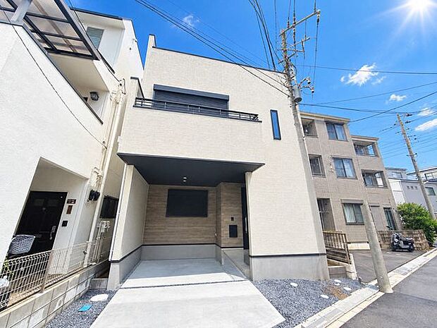 車庫スペースもありつつ船橋駅まで徒歩13分の立地。船橋インターも近いので車で通勤の方々でも安心です♪部屋数が多い住まいは、家族構成やライフスタイルの変化に柔軟に対応できるのが大きな魅力です。