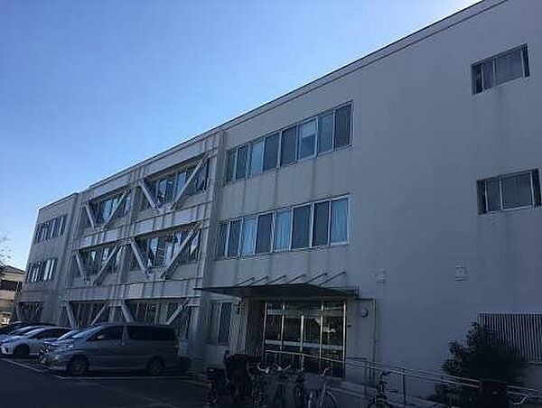 江戸川北税務署 徒歩8分。 630m