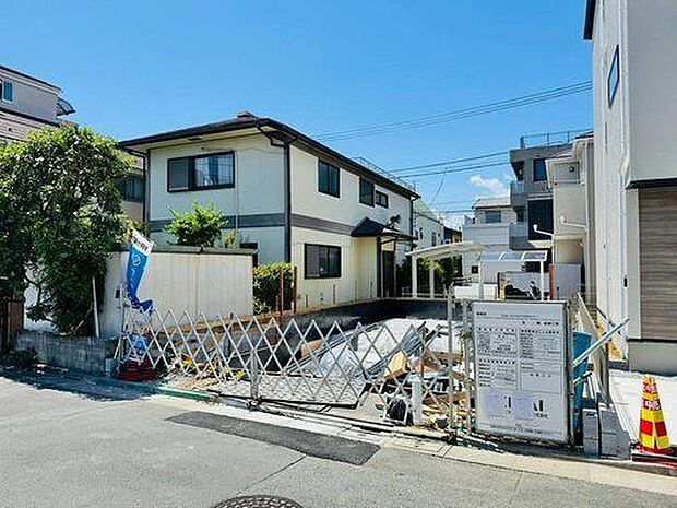 閑静な住宅地で生活することは、静かな環境で過ごせる、交通量が少ないので安全、子育てに適している、 夜間も静かで窓を開けて寝やすい。などのメリットがあります！