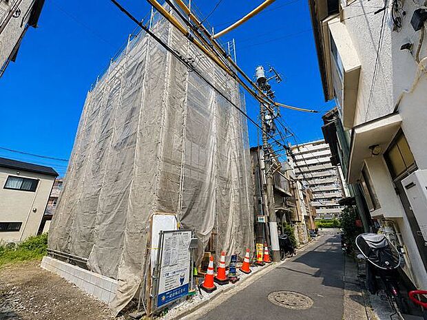 南側が道路のため、他の建物の影になりにくく、洗濯物が干しやすい、開放感のある間取りが作りやすいといった利点もあります。さらに、人気が高いことから資産価値が安定しやすいです。
