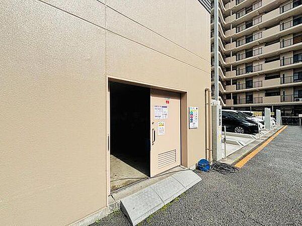 ゴミ置き場は「物件の管理体制」や「住民のマナー意識」が最も顕れやすい場所。マンションの評価を維持するためにも、住民一人ひとりが日頃からゴミ置き場の美観を意識することが大切です。