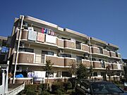 秦野駅より徒歩18分 築31年2ヶ月 3階建の賃貸物件