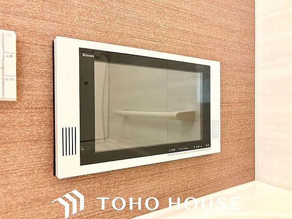 お風呂時間が楽しみになる浴室テレビを設置！湯船に浸かりながら好きな番組を楽しめる、毎日のバスタイムがちょっと特別になる嬉しい設備です♪ぜひ現地でご体感ください！