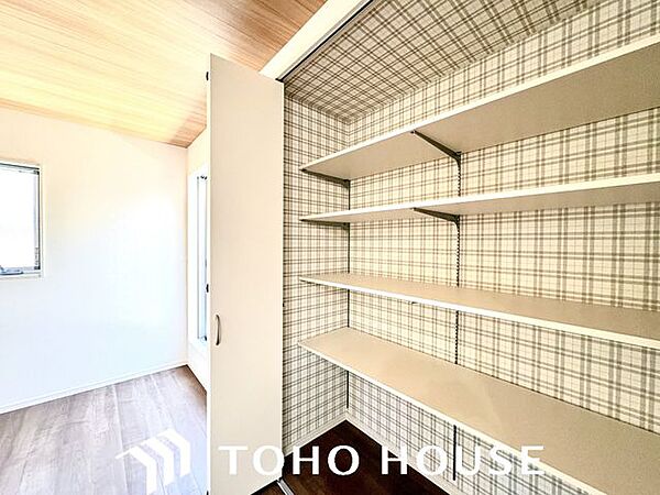 各部屋に必要な量の収納があるか、高さ・奥行きは適度で、活用しやすいものになっているか。 “量”だけでなく、”位置”によっても変わる「収納力」を子どもの成長も加味して確認しよう。