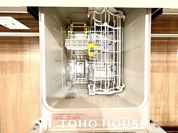 毎日の面倒な食器洗いは食洗機にお任せ！家事の負担が減る分、ご家族でゆっくり過ごす時間が増えます。手荒れが気になる季節にも嬉しい、忙しい毎日の心強い味方です。