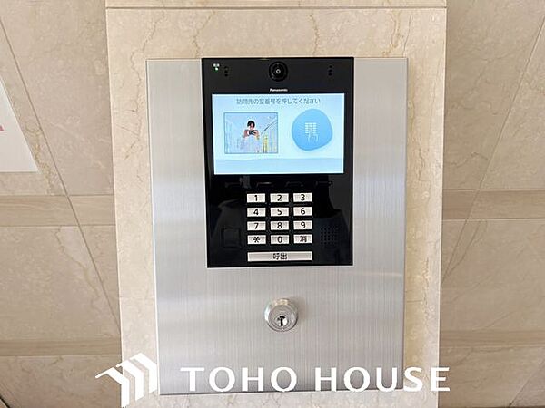 オートロック付き物件は、住民以外の人が入りにくい仕組みとなっています。空き巣などの被害に狙われにくいほか、新聞などの訪問営業や、商品の押し売りなどの営業を避けやすい環境といえます。